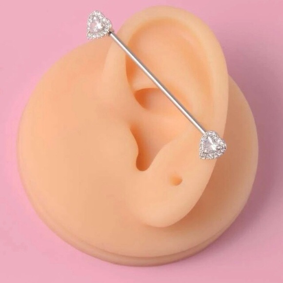 1 Piece Cubic Zirconia Hearts Industrial Piercing 14g NWT - Picture 4 of 5